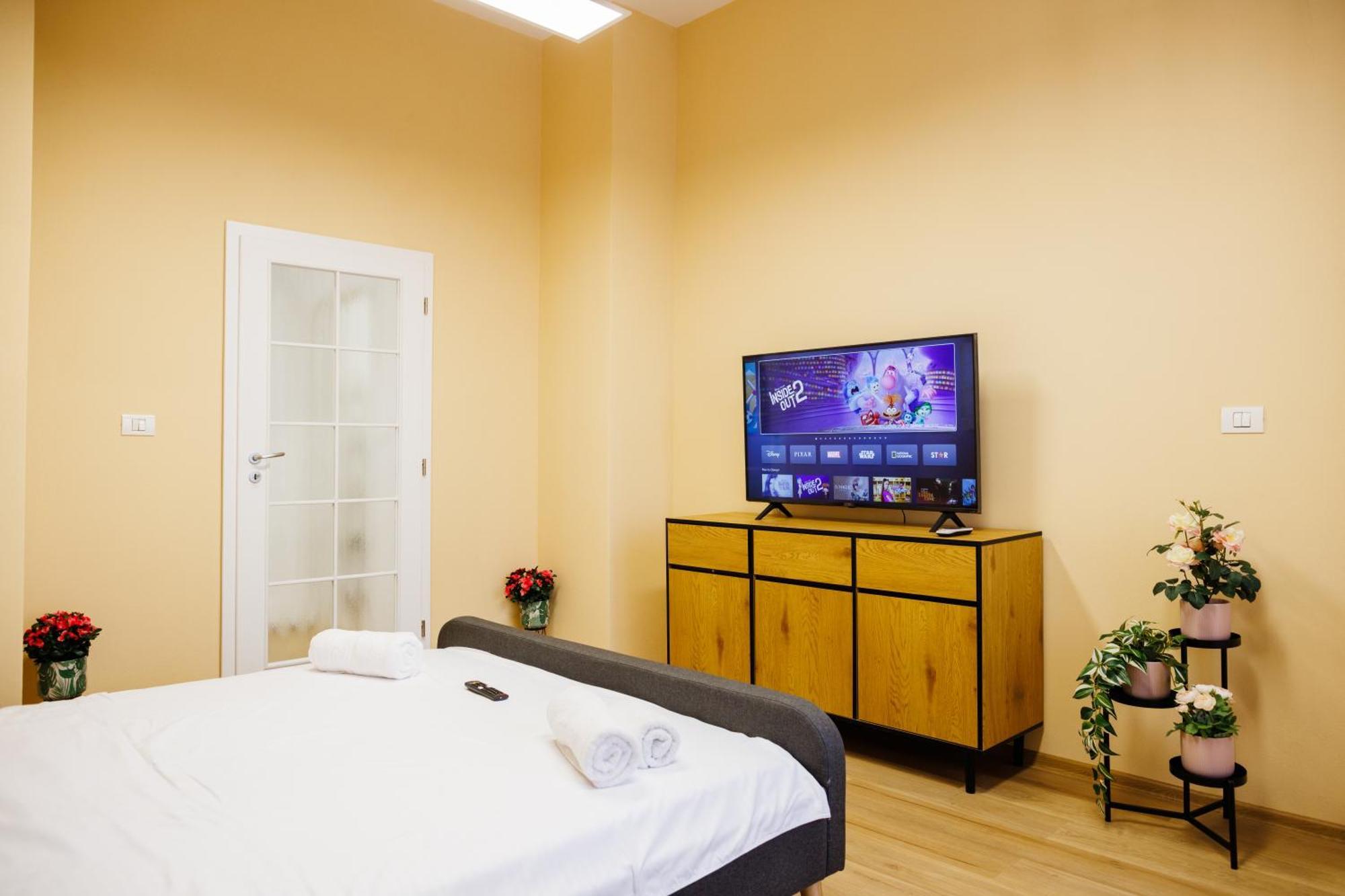 Studio In Old Town'S 1752 Hotel Тімішоара Екстер'єр фото